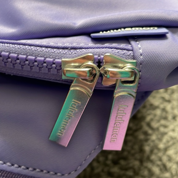 Lululemon 2L Everywhere Belt Bag Purple Crossbody Large - Picture 8 of 10